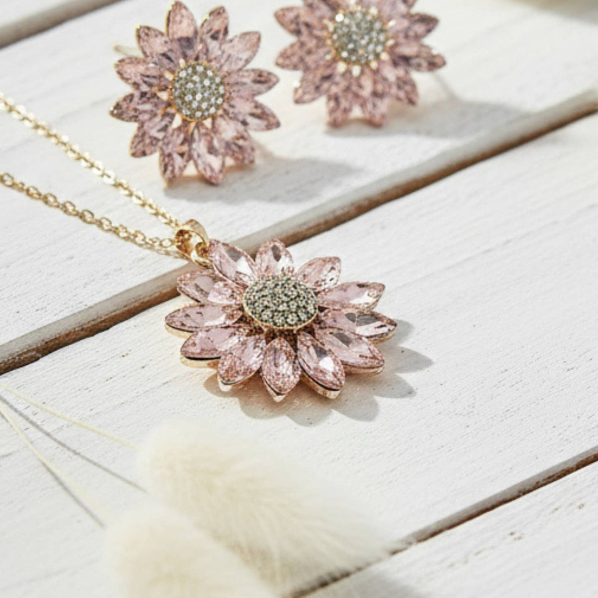 Wholesale Flower Crystal Necklace & Earrings Set